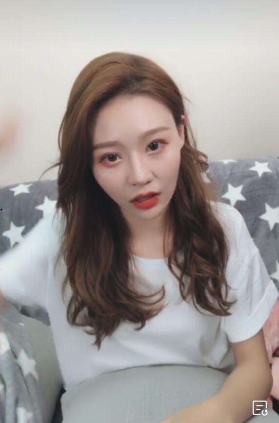 温婉最新在线视频,时尚穿搭与生活态度的完美融合