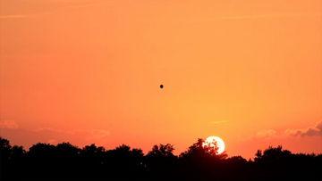 午夜黄昏在线视频播放,沉浸式在线视频体验，带你穿越光影世界